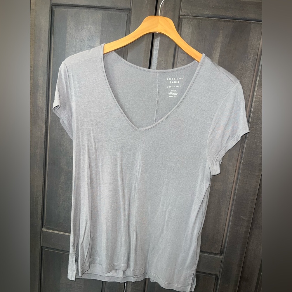 American Eagle Gray V-Neck Women's Top